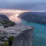 Preikestolen & Basecamp Hotel Jørpeland