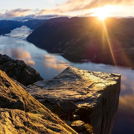 Hotel Preikestolen & Basecamp - Preikestolen Trailhead *