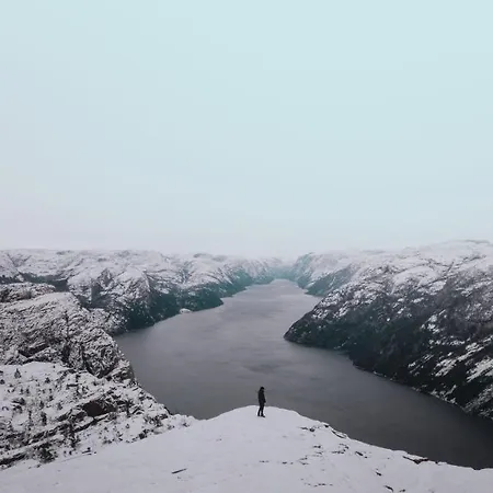 Preikestolen & Basecamp * Jorpeland