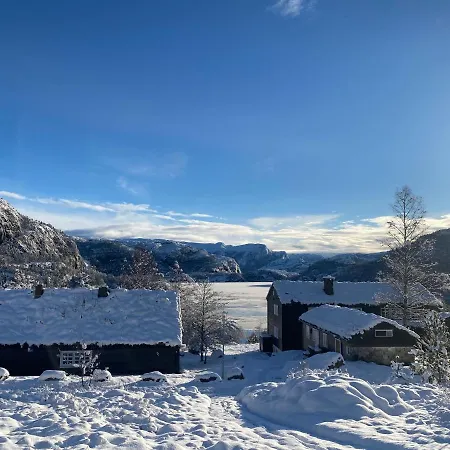 Preikestolen & Basecamp Hotel
