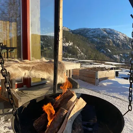 Preikestolen & Basecamp Hotel