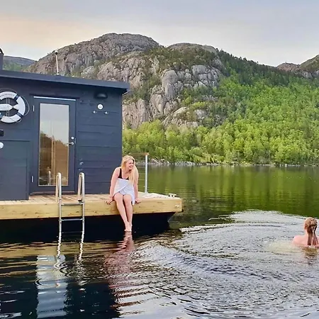 Hotel Preikestolen & Basecamp Jorpeland