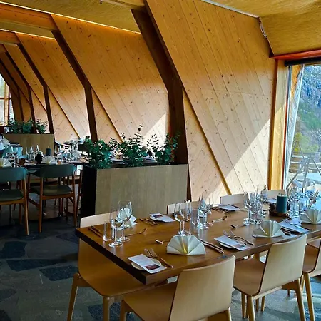 Preikestolen & Basecamp Hotel
