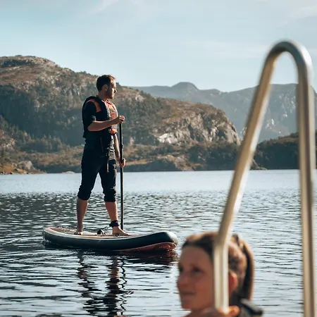 Preikestolen & Basecamp - Preikestolen Trailhead Hotel *