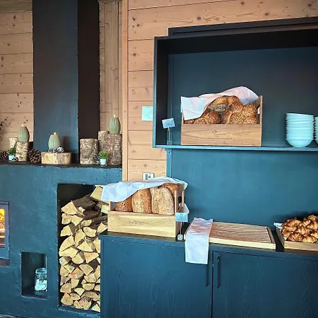 Preikestolen & Basecamp فندق *