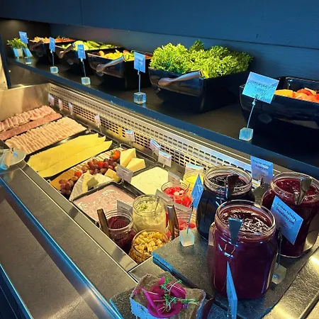 Preikestolen & Basecamp فندق