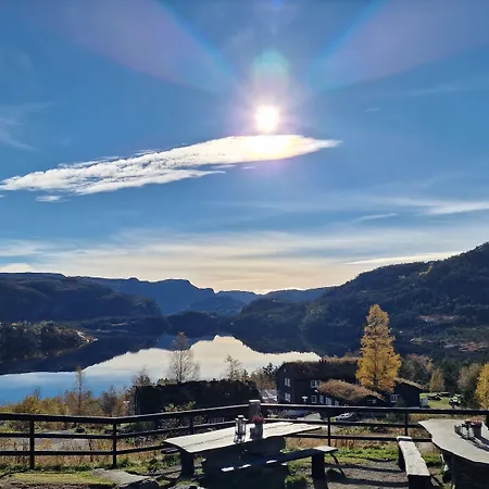 Preikestolen & Basecamp فندق