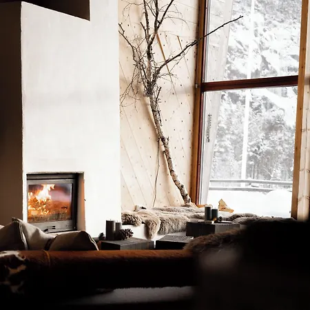 Preikestolen & Basecamp