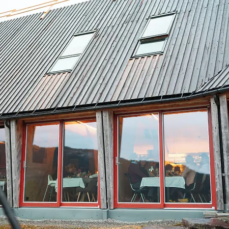 Preikestolen & Basecamp - Preikestolen Trailhead Hotel