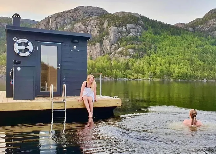 Otel Preikestolen & Basecamp Jørpeland