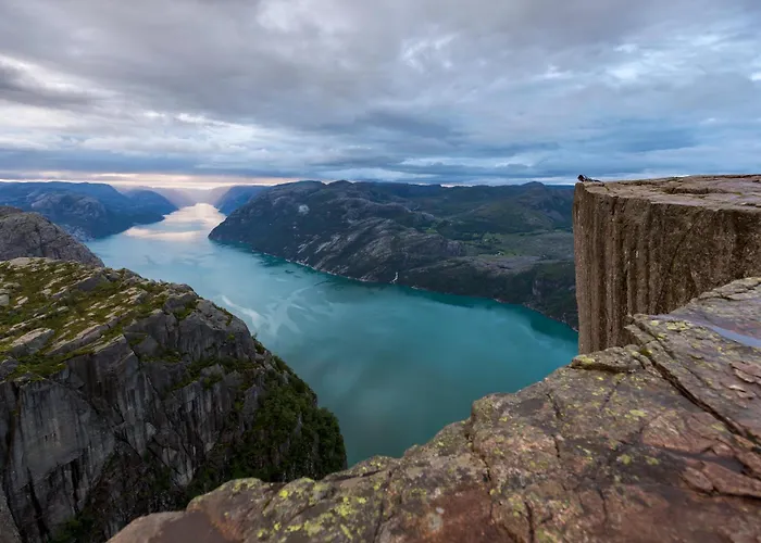 Preikestolen & Basecamp Otel Jørpeland