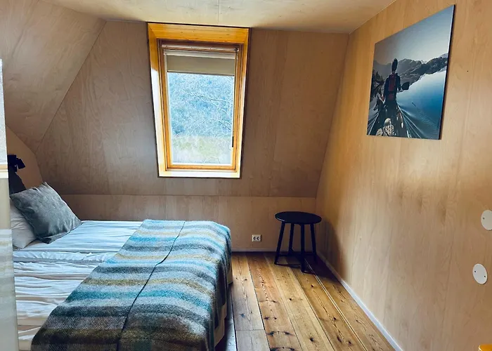 Отель Preikestolen & Basecamp Йёрпеланн