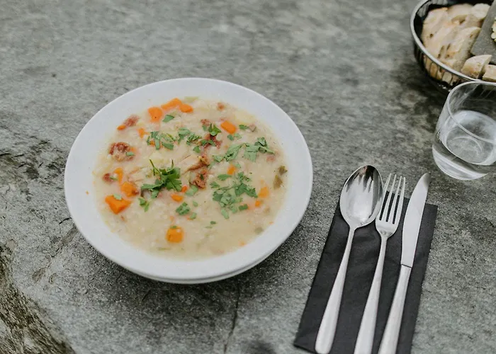 Preikestolen & Basecamp Jørpeland