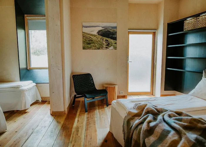Preikestolen & Basecamp Otel Jørpeland