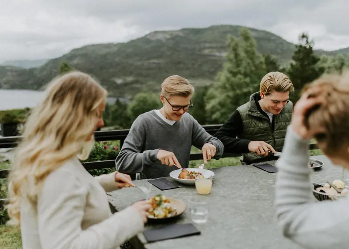 Preikestolen & Basecamp