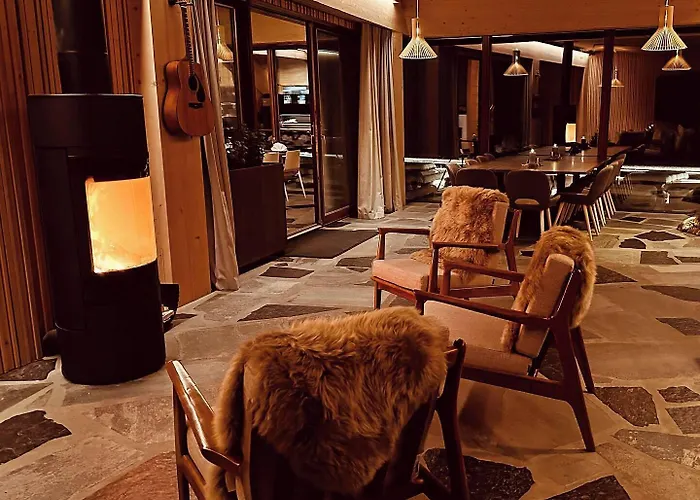 Preikestolen & Basecamp Hotel Jørpeland