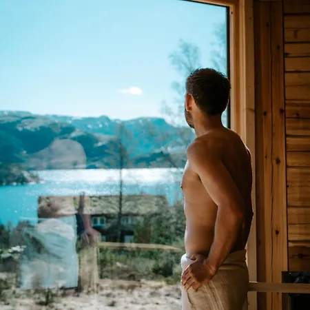 Otel Preikestolen & Basecamp *