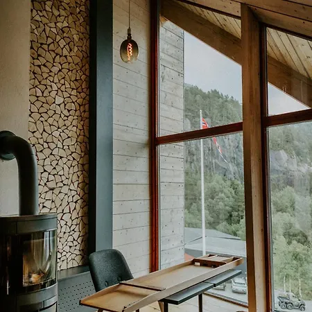 Preikestolen & Basecamp * Jørpeland