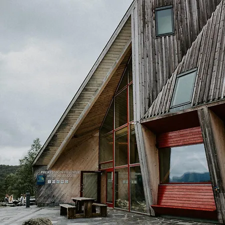 Preikestolen & Basecamp *